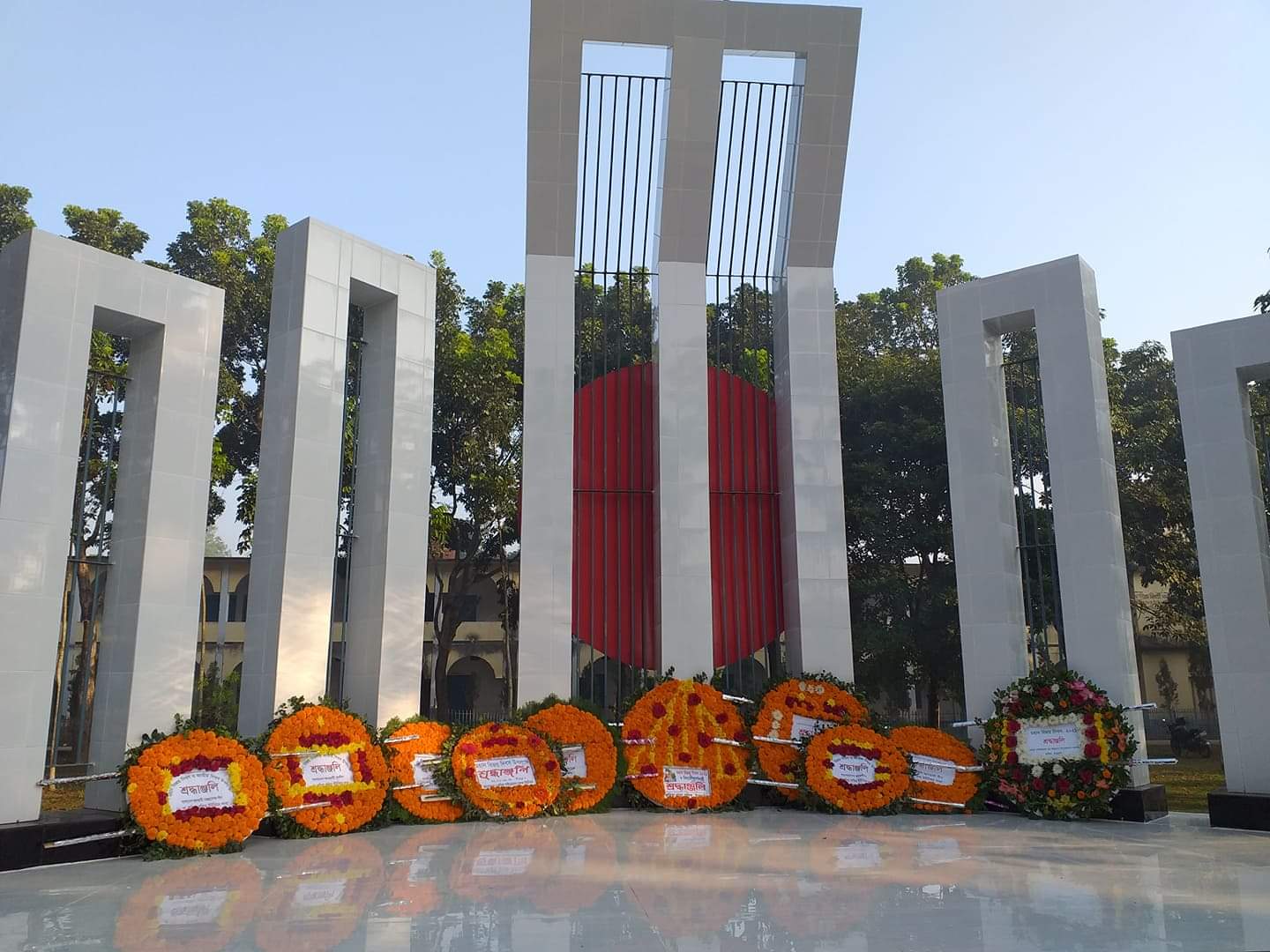 স্বাধীনতা দিবসে শ্রদ্ধাঞ্জলি Picture